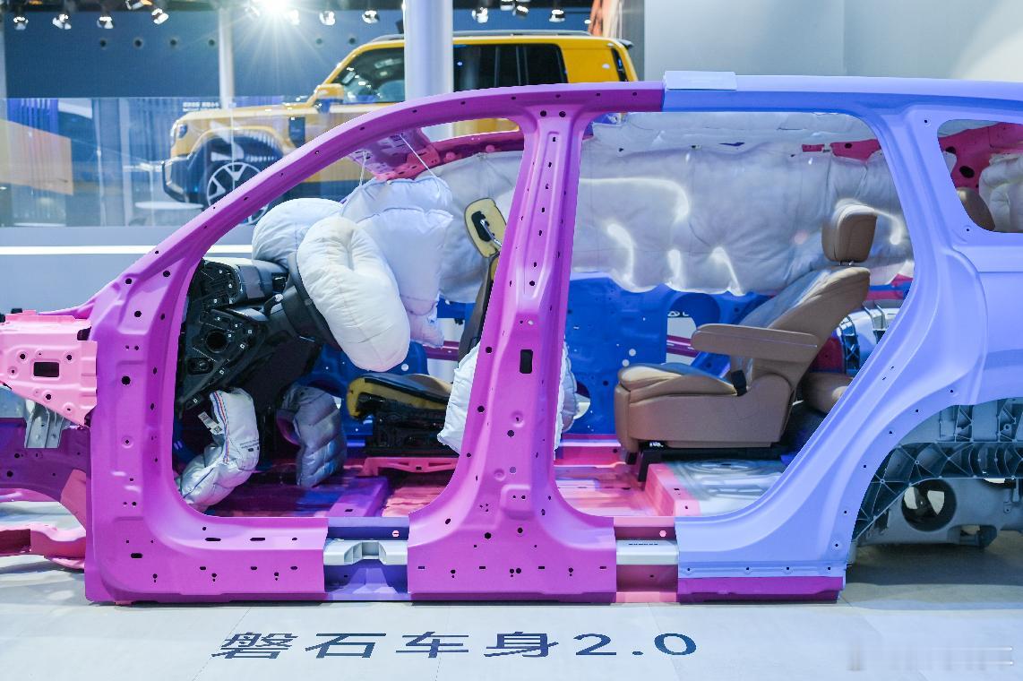 广州车展|奇瑞风云T9L首发：鲲鹏电混百公里油耗3.9L，智能行？广州车展如火如