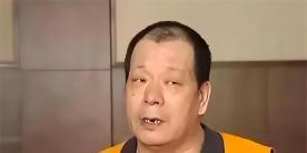 2003年，哈尔滨一位保安用2000元买彩票，第二天一开奖就中了500万。更令人