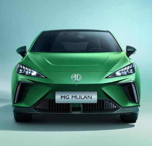 说实话，其实我一直想把现在在开的燃油车给换成纯电车，因为油价真的太离谱。我自己在