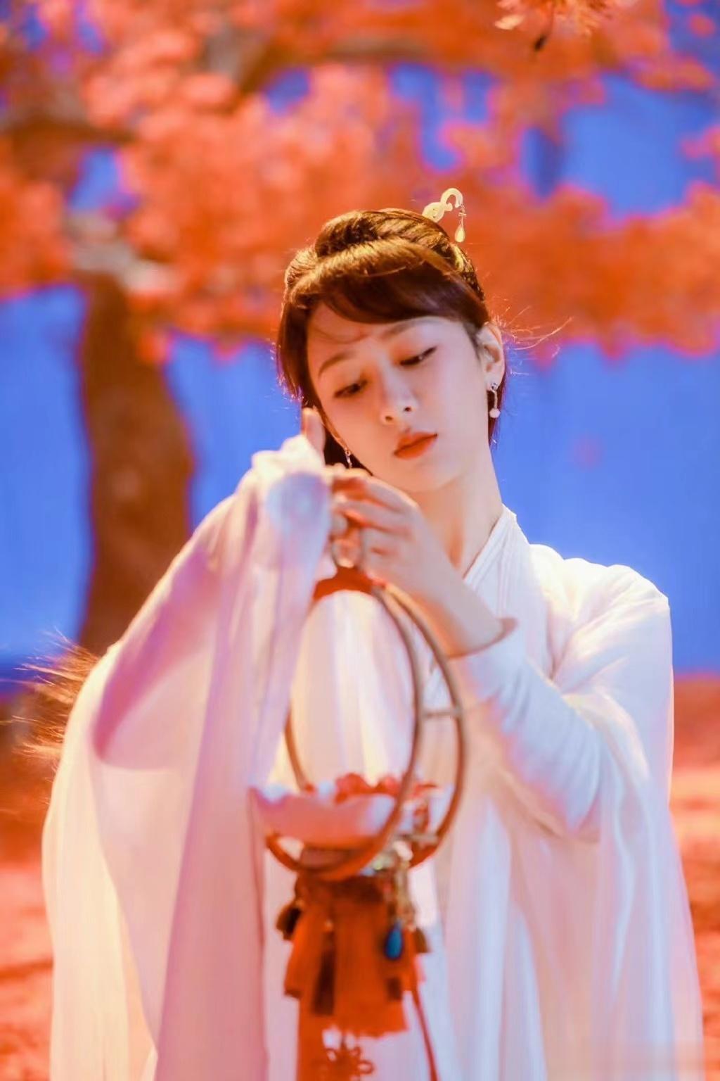 #我无力自保无人相依无处可去# 我无力自保，无人相依，无处可去，和小六简直不要太