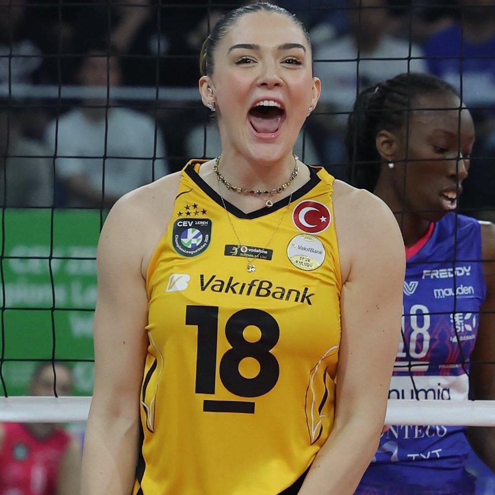 🎙️ 泽赫拉·居内什谈米兰第二战：我们首战就取得了优势。第二场比赛我们将坐镇主