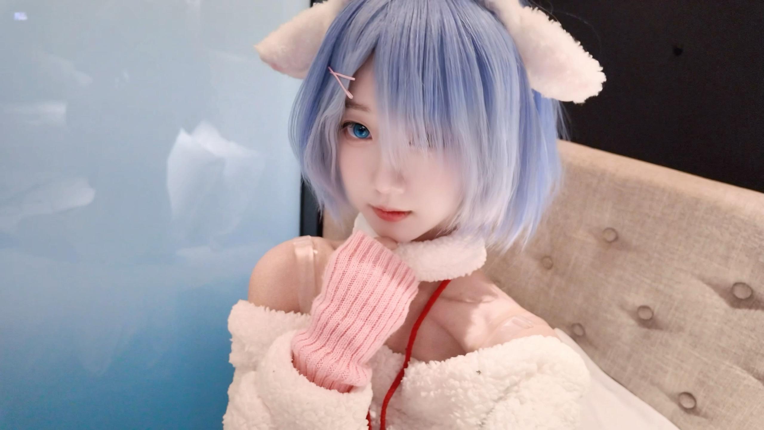 冬天就适合这种毛茸茸的衣服