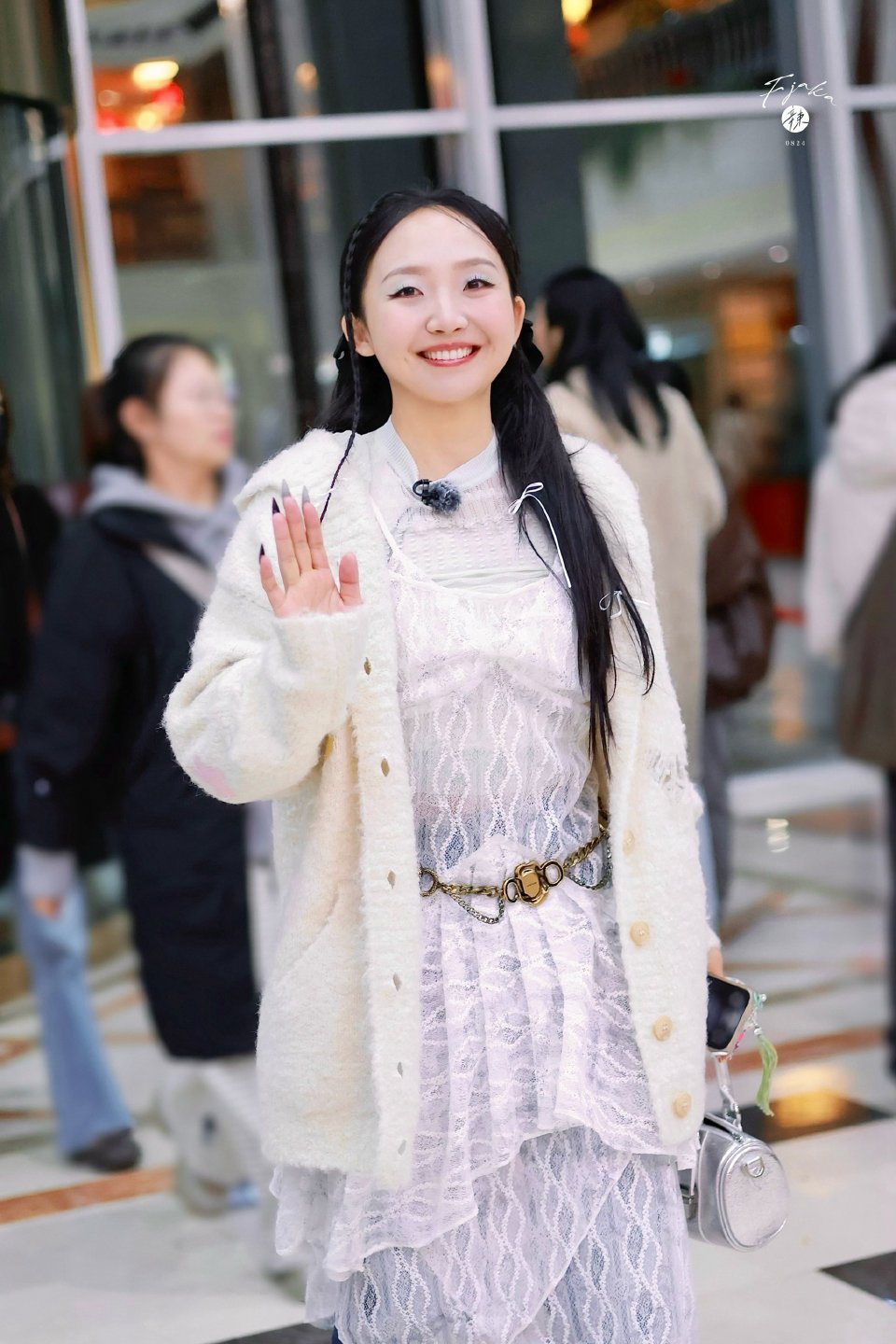  什么叫双向奔赴 李嘉琦用行动给出答案 这次逆应援投喂粉丝，直接把粉丝宠上天 从