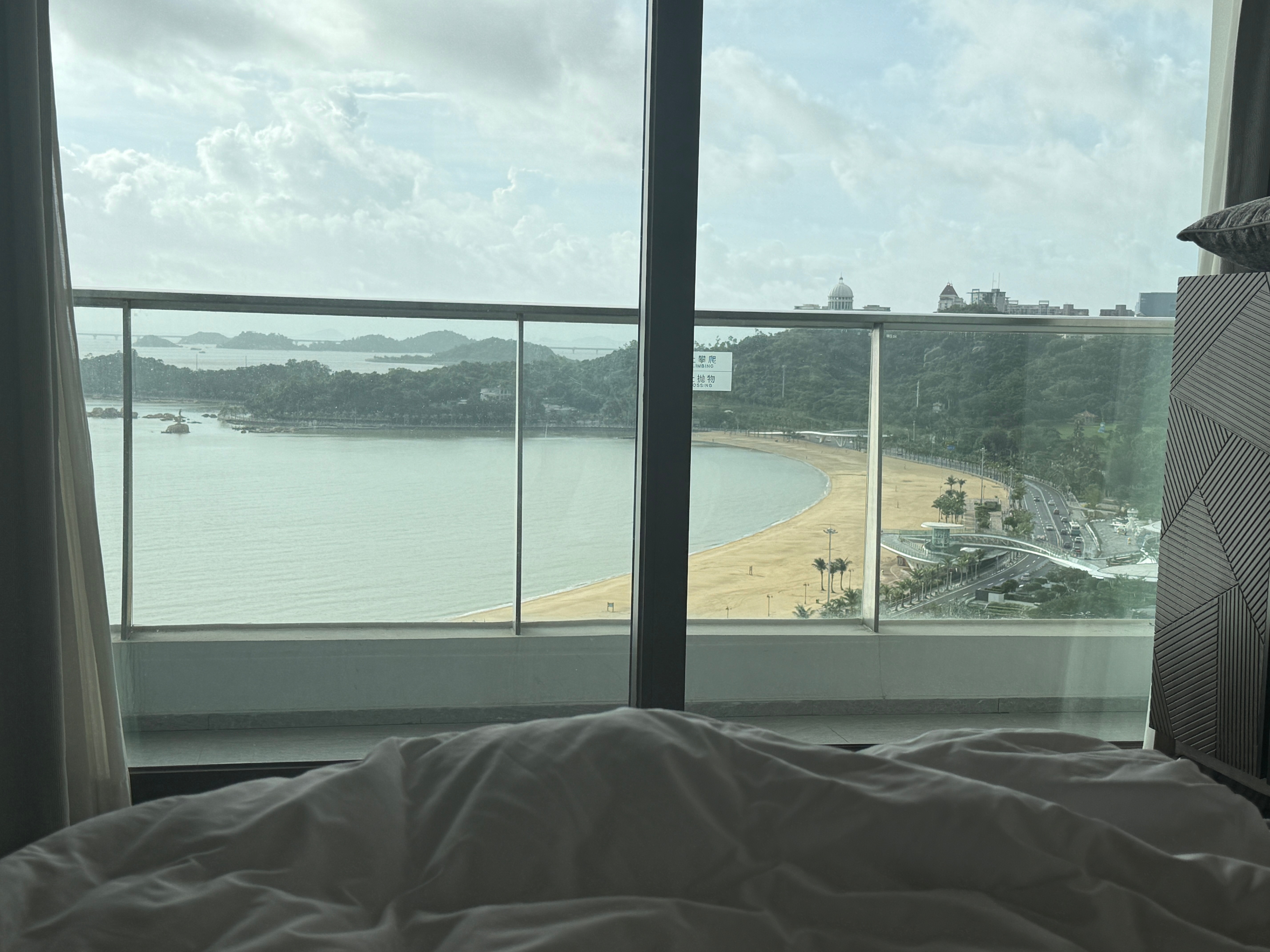 早上好！在珠海美丽的海边醒过来了！[害羞]早安 ​​​