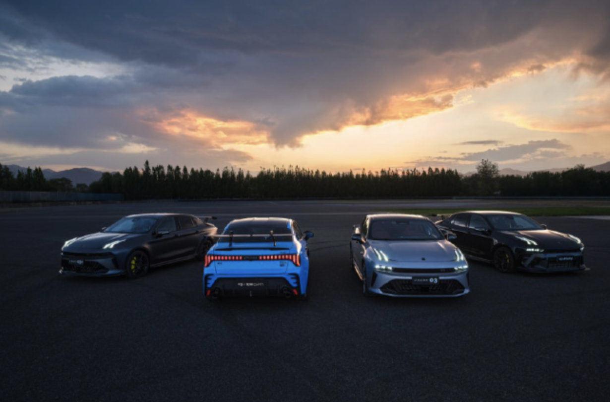 中国首款自研量产TCR赛车亮相 先看核心配置：2.0L 四缸涡轮增压直喷发动机 