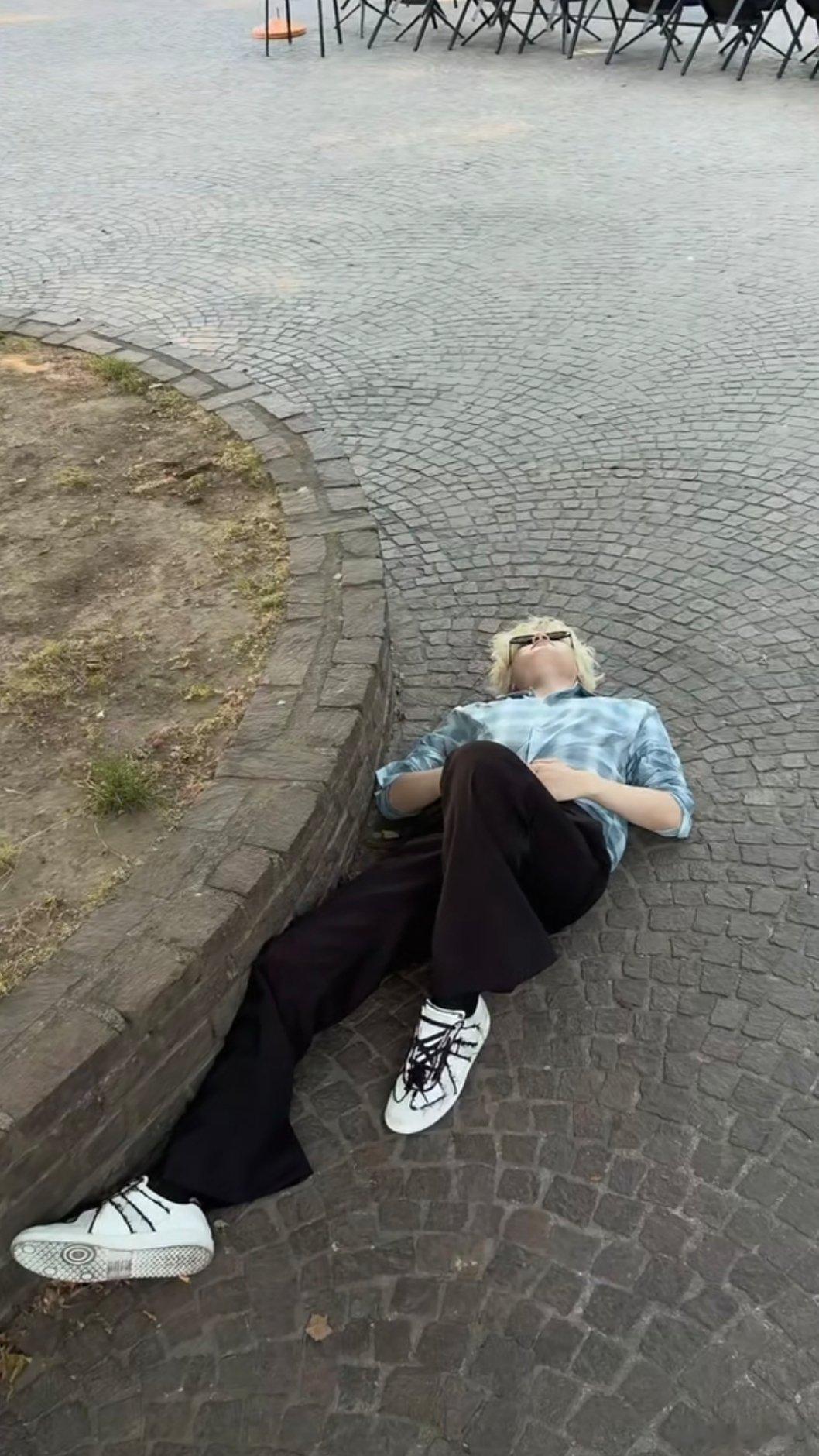 这🐽咋这样，大家说我是不是该揍她了？ 