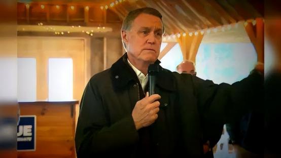 美国驻华大使抵京上任，落地就开口摊牌，让中国不要再抱有幻想！
 
2025年5月