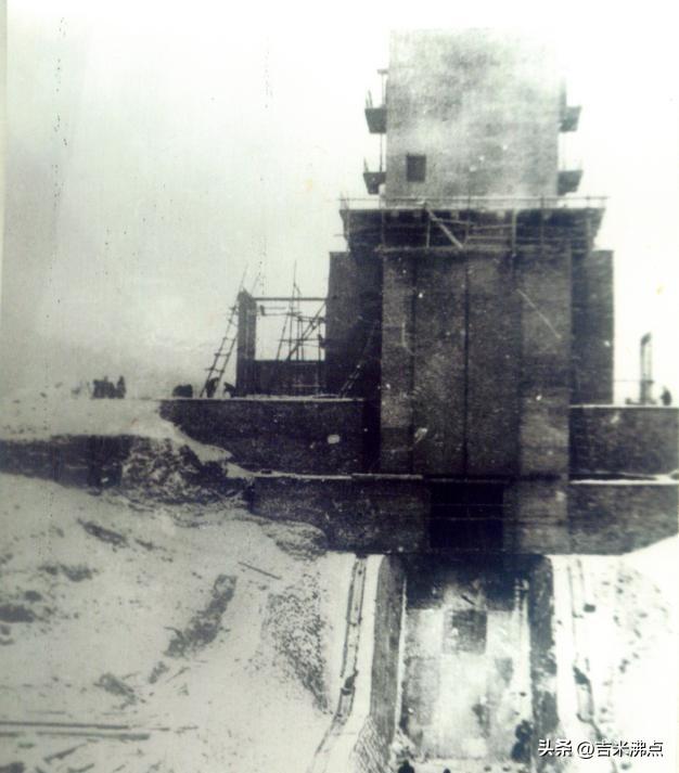 火箭还在天上飞，试验台早就老得掉漆了，可那天点的火，现在还没灭。
3月28日这天