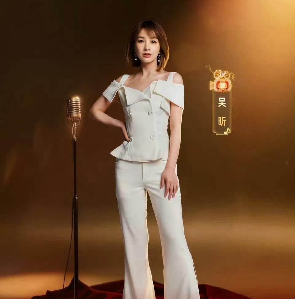 这波同框直接把爷青回打在公屏上！从《闪亮新主播》到现在，二十多年的交情真的比剧本