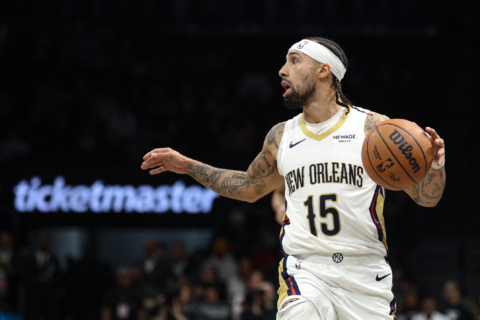 Chris Haynes：火箭有意鹈鹕后卫阿尔瓦拉多。鹈鹕大概率还是会进行一些操