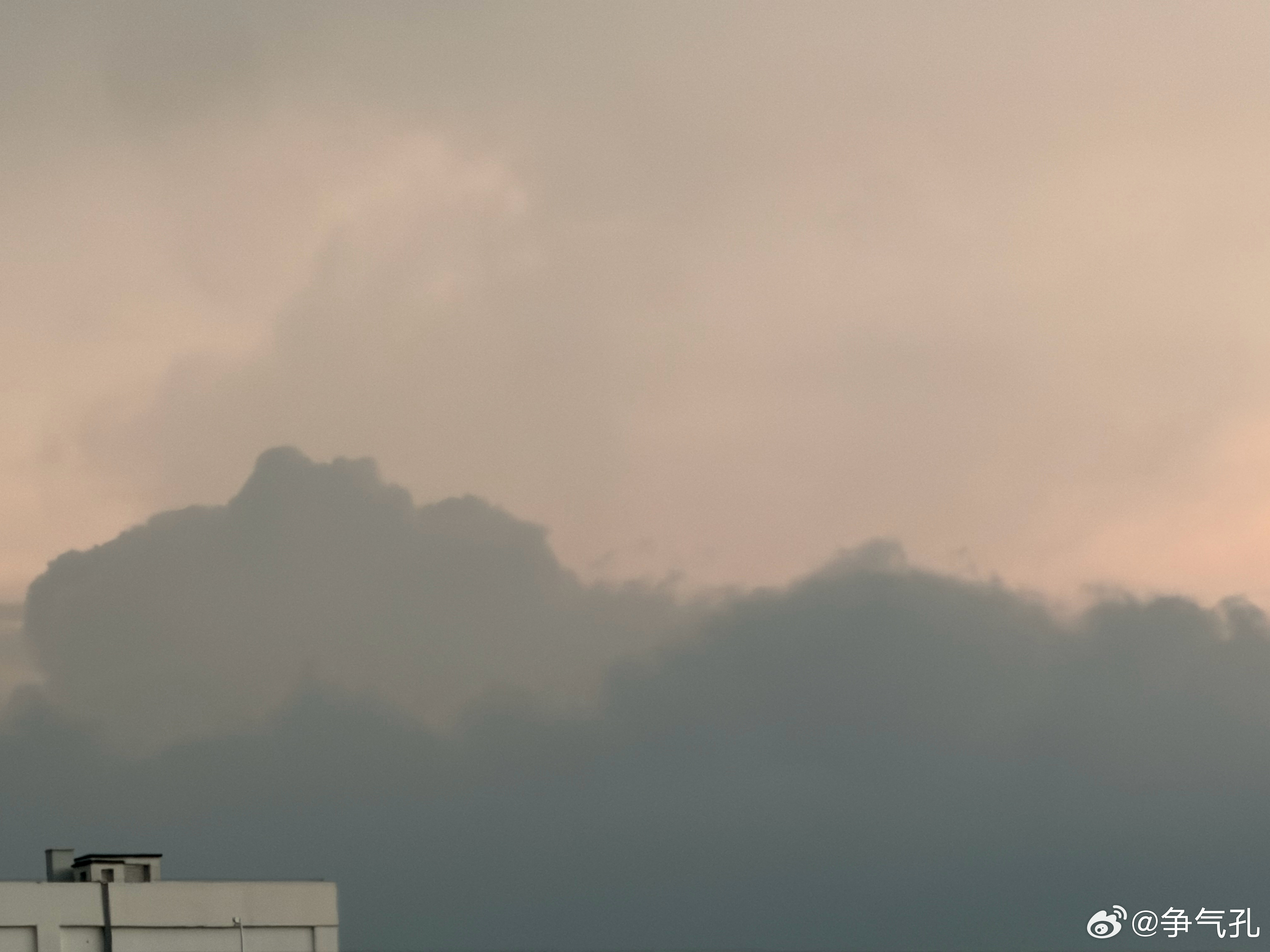 云是城市里的山⛰️ 