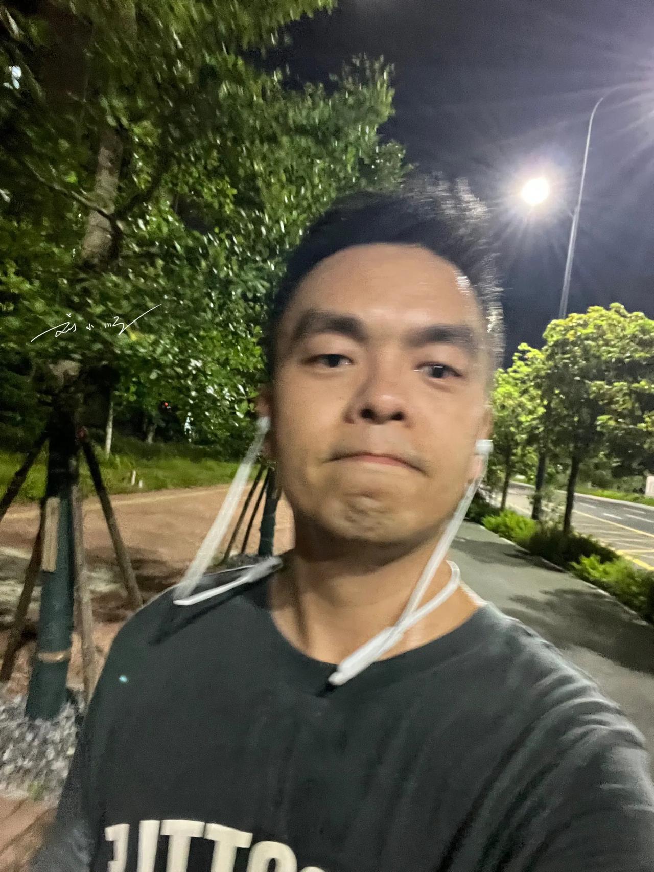 我现在的生活状态就是不自证、不焦虑、不为钱工作、有气就撒、有话就说，反正我不内耗