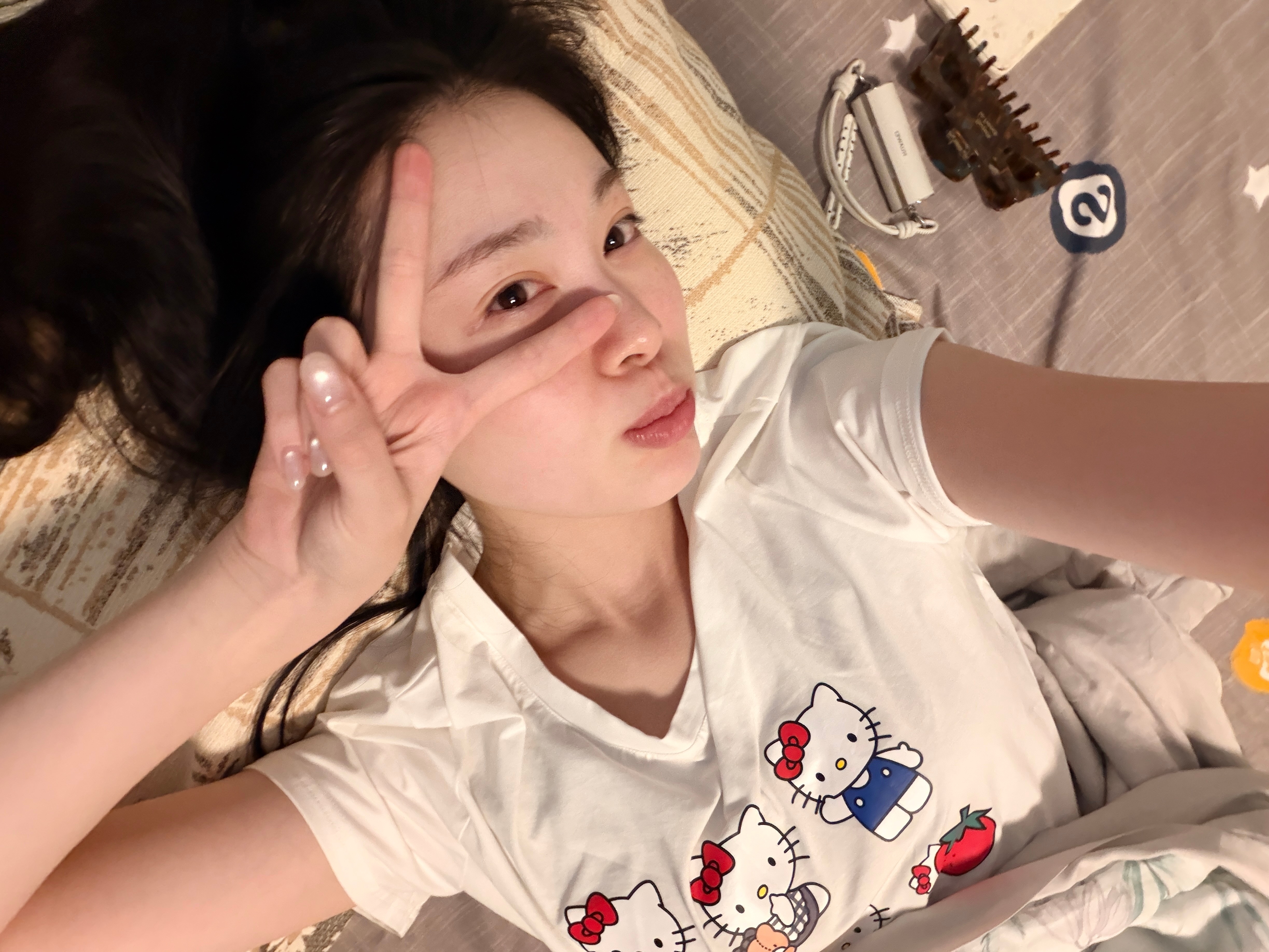 晚安贝贝们！素素的出现一下不更新的日子也很想你们