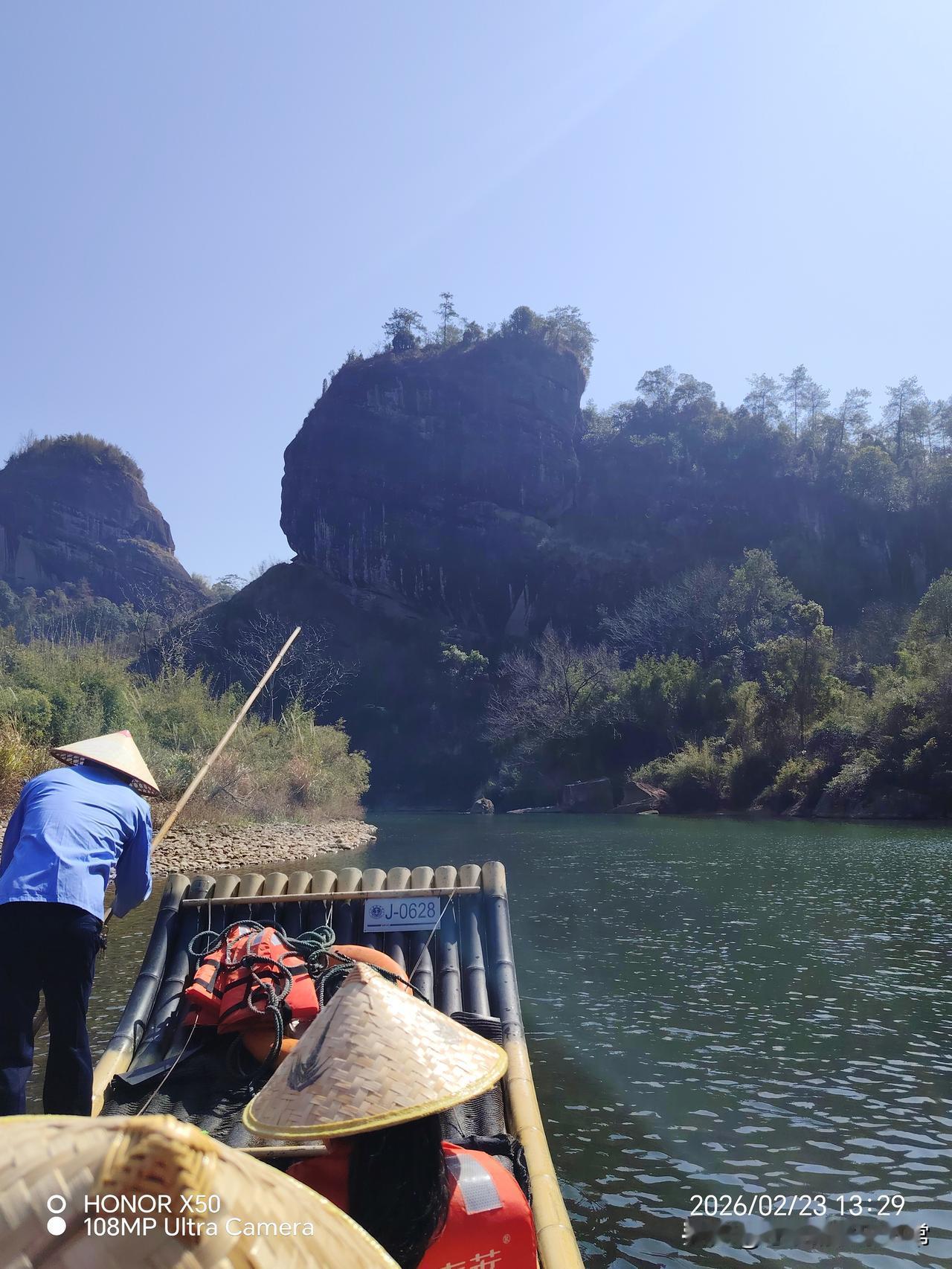 新年生活图鉴武夷山竹筏漂流美景“新年生活图鉴”