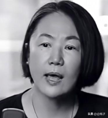 最近高原接受采访了，仍然还在谈论她和窦唯的事。
她叙述孩子要爸爸，她给窦唯打电话