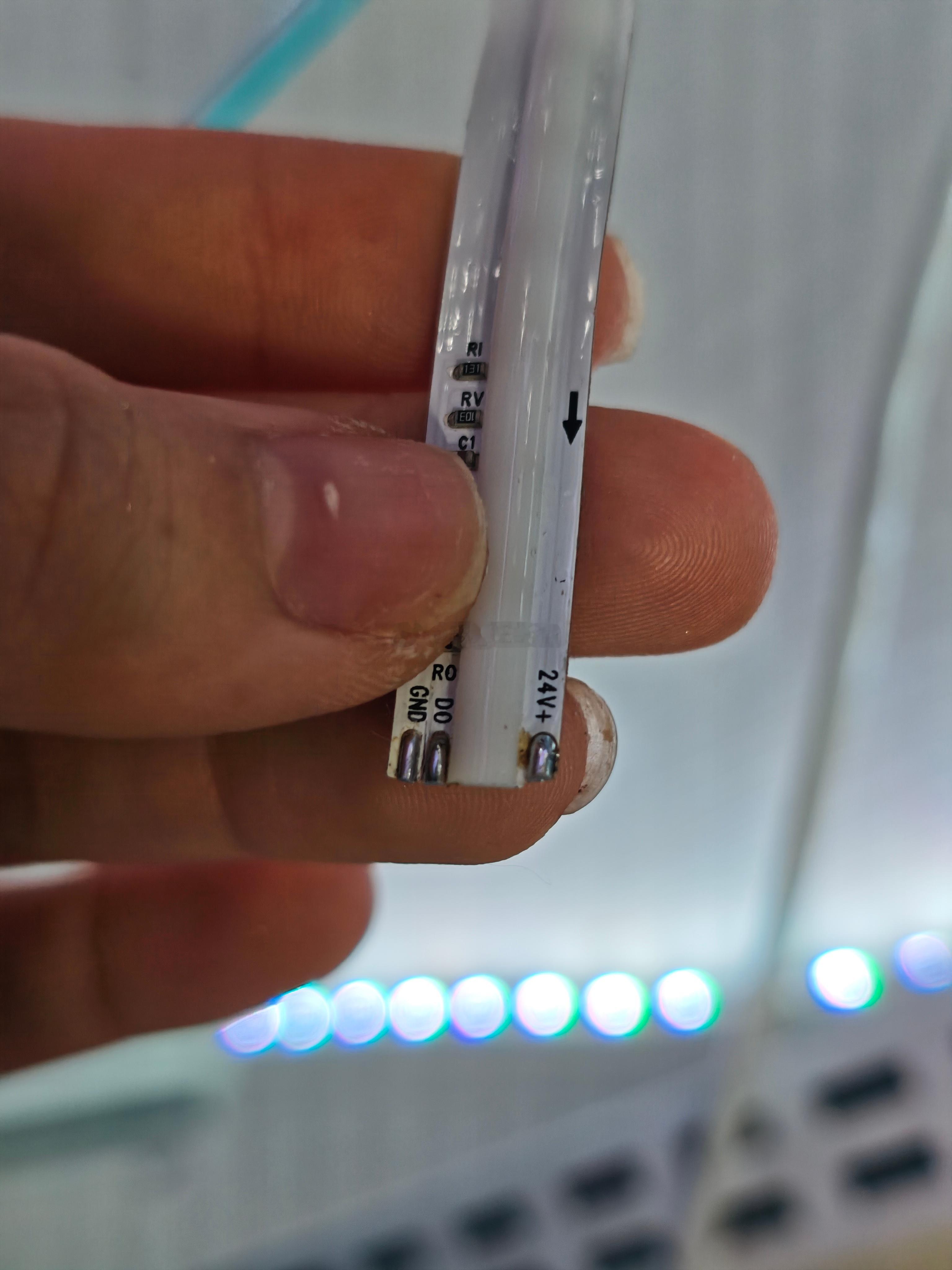 纪念一下我没用上的美丽焊点（已经剪了） 
