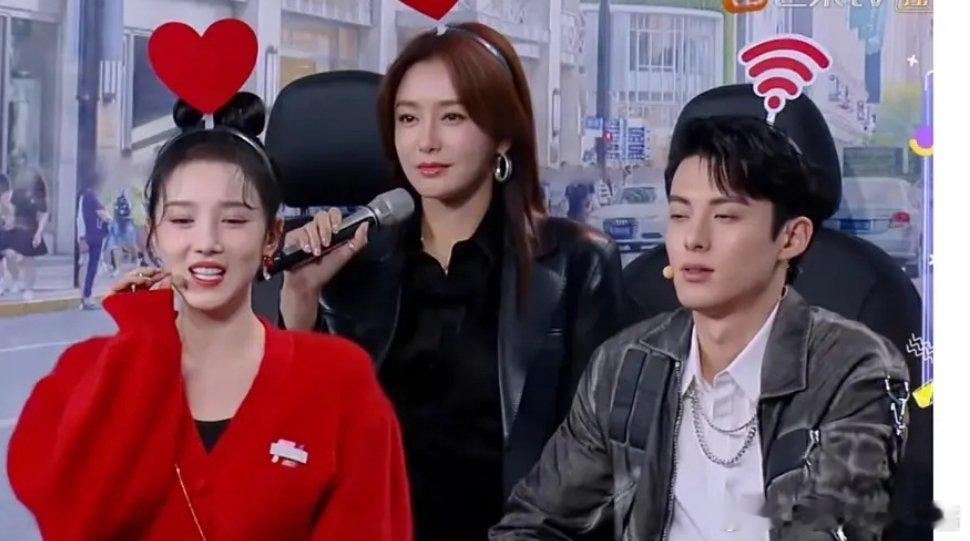 姐弟又同框了，陈小纭和王鹤棣是我新磕的姐弟 ​​​