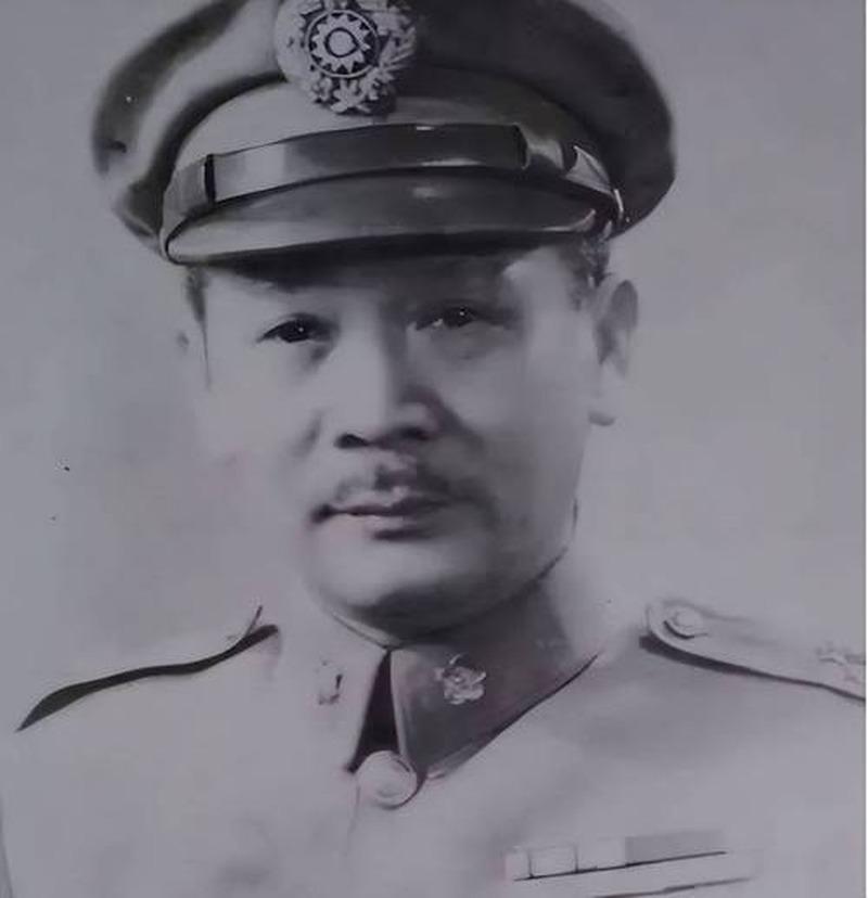 1927年武昌城下,他麾下的兵,后来有不少站到了对面的战壕里。

三十岁那年,张