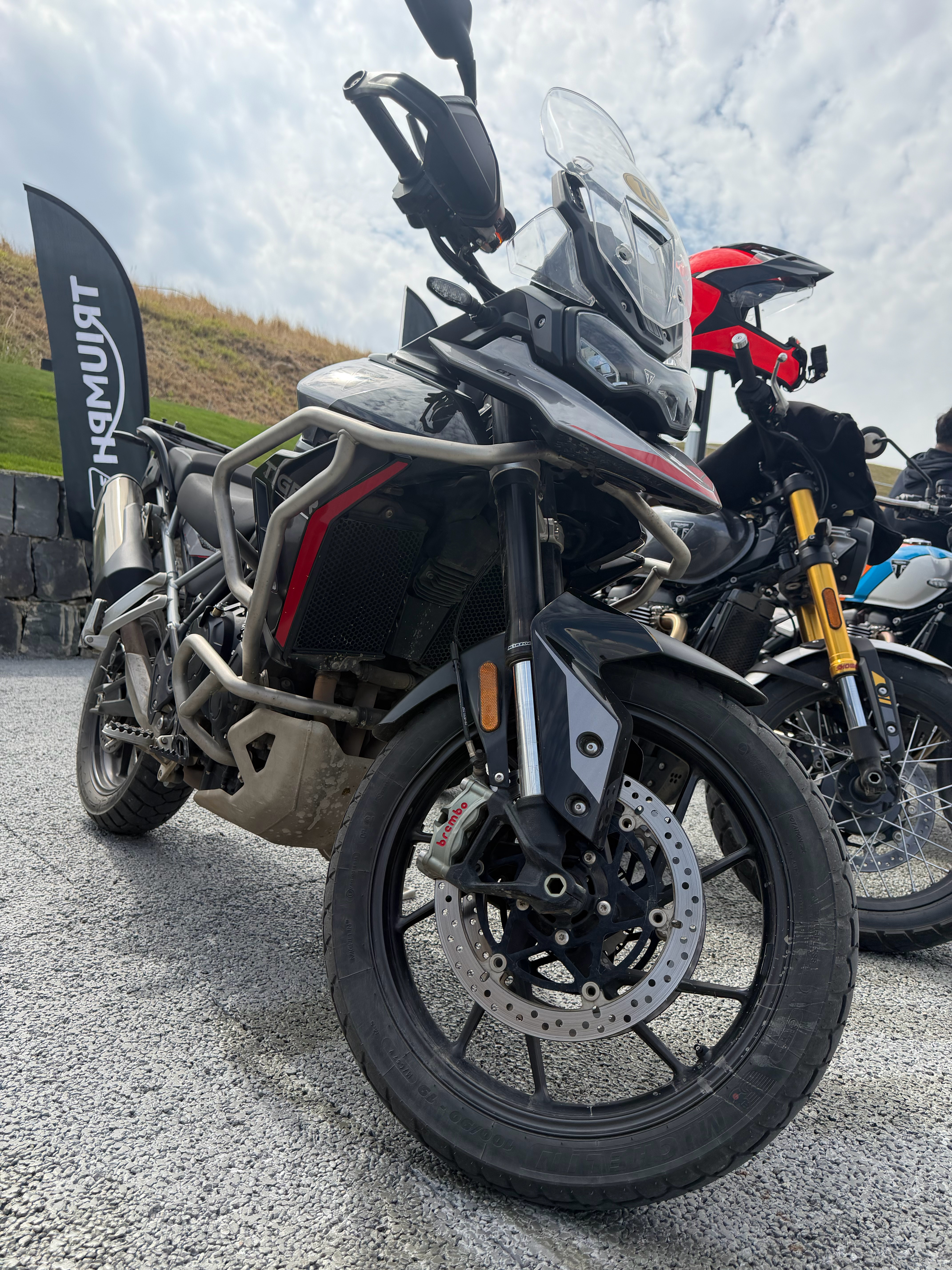 以后也不能在随便参加试驾活动了这次云南之旅把凯旋几乎所有中排量摩托都玩了个遍Ti