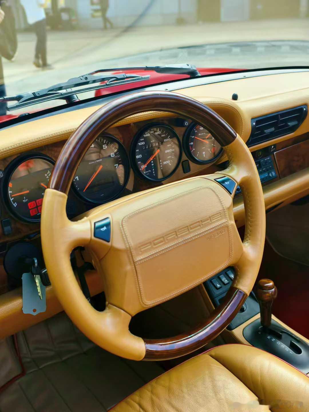 老车是一把扭转时光的钥匙能让我们有幸与未曾触碰的过往对话无限热爱c经典老车