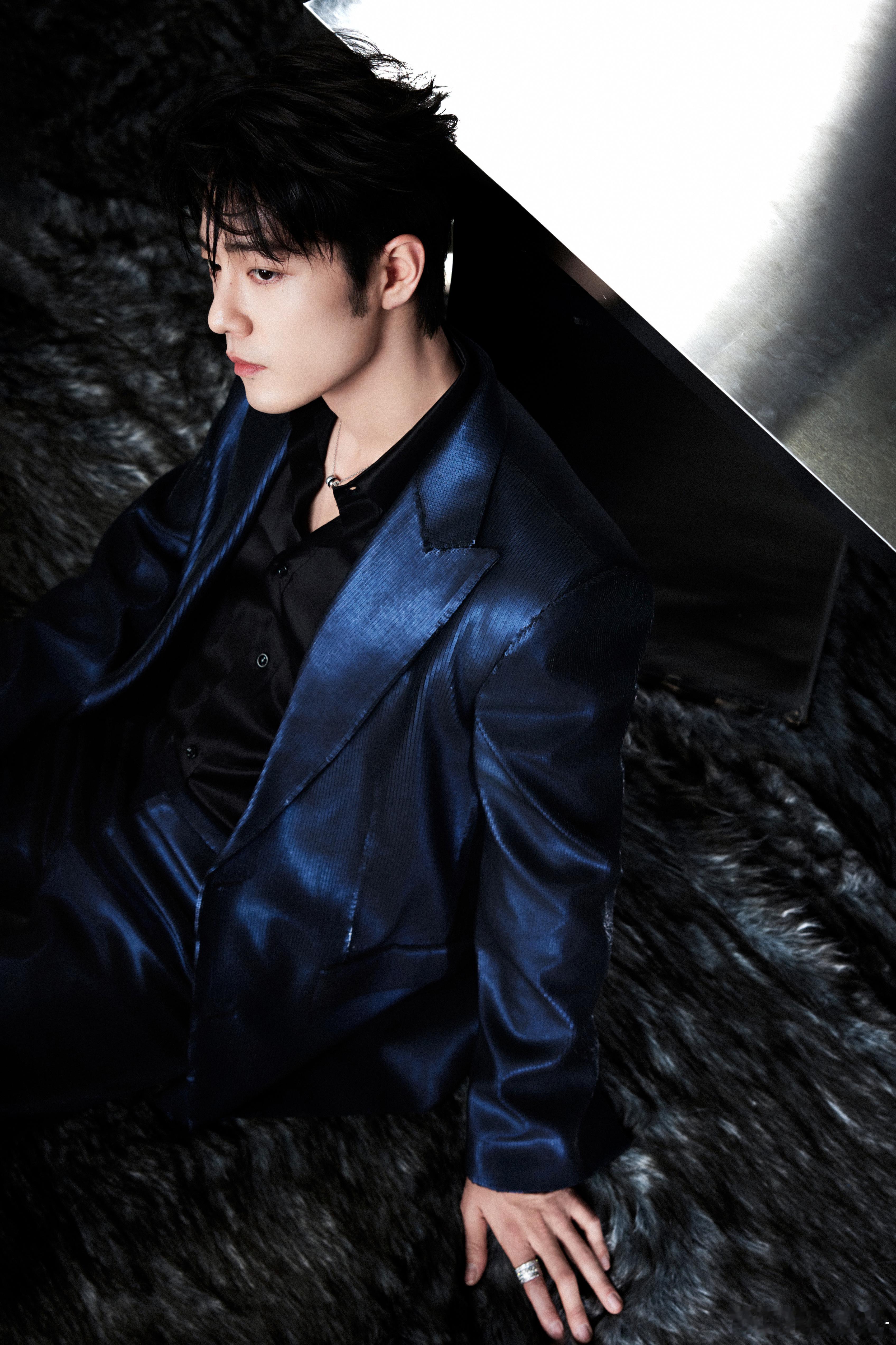 微博之夜微博之夜名场面2025微博之夜爆款创作大赛肖战 害羞笑哥哥宝我不能没有你