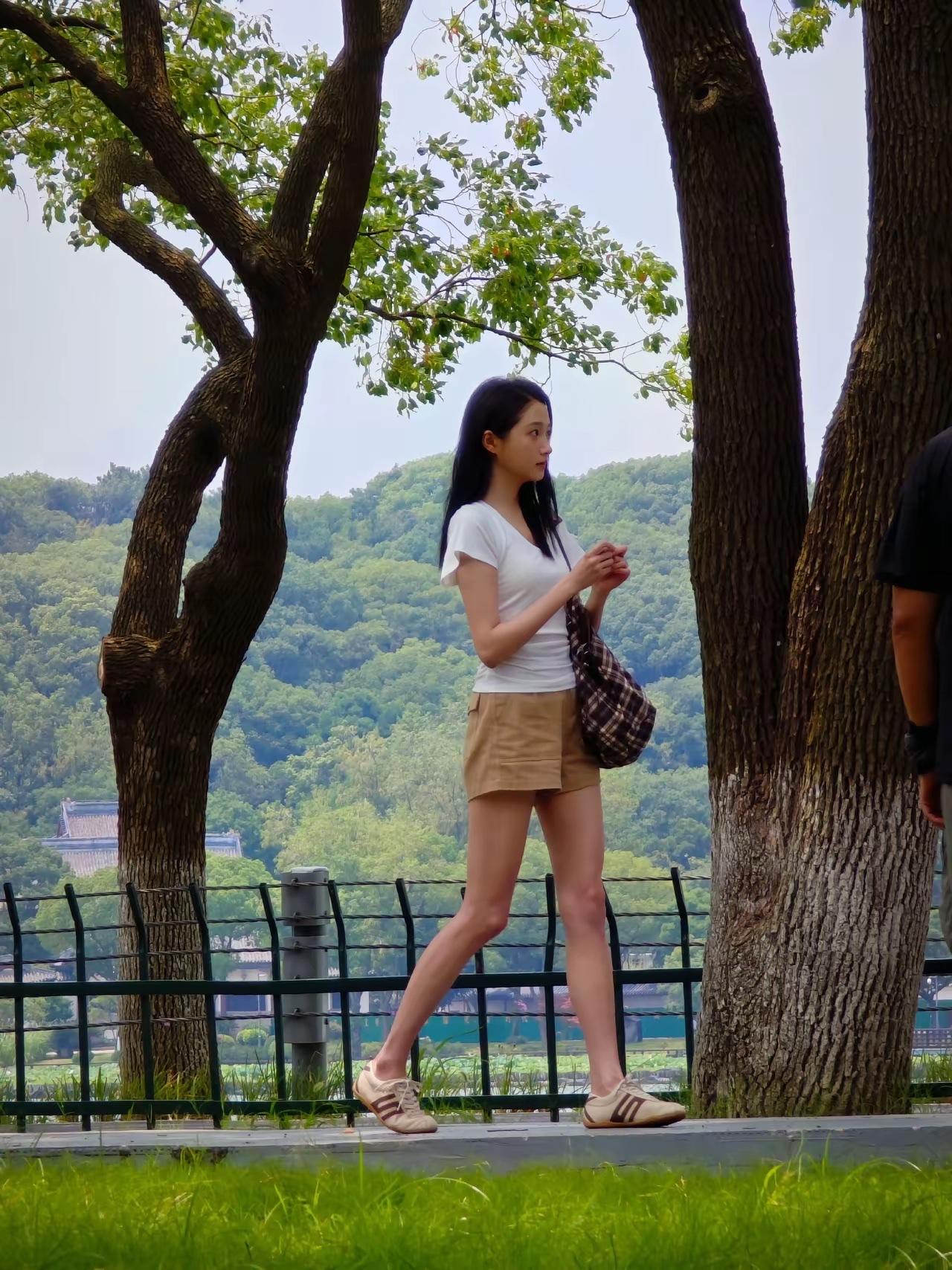 关晓彤身材真好