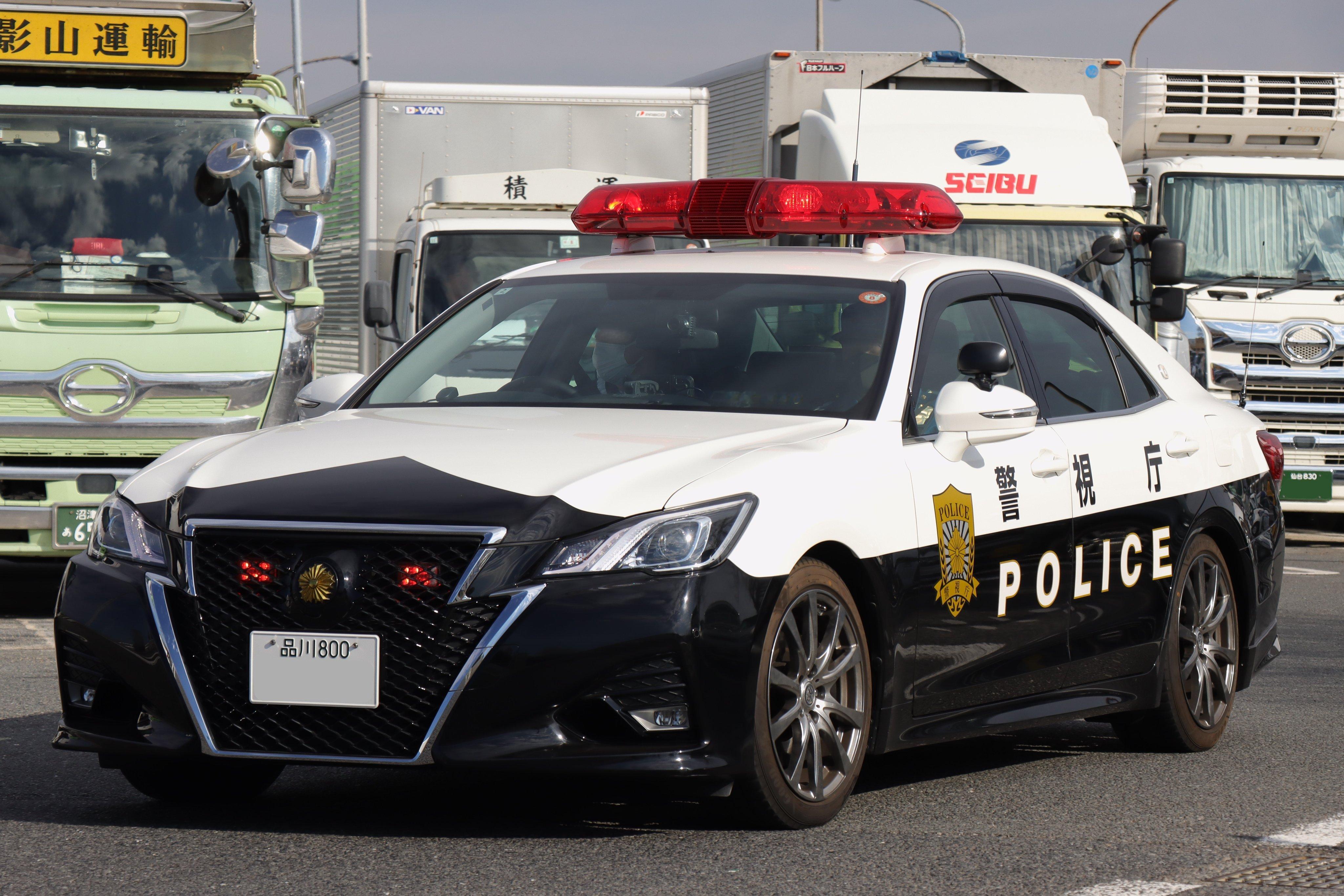 警視庁高速道路交通警察隊丰田210系皇冠 