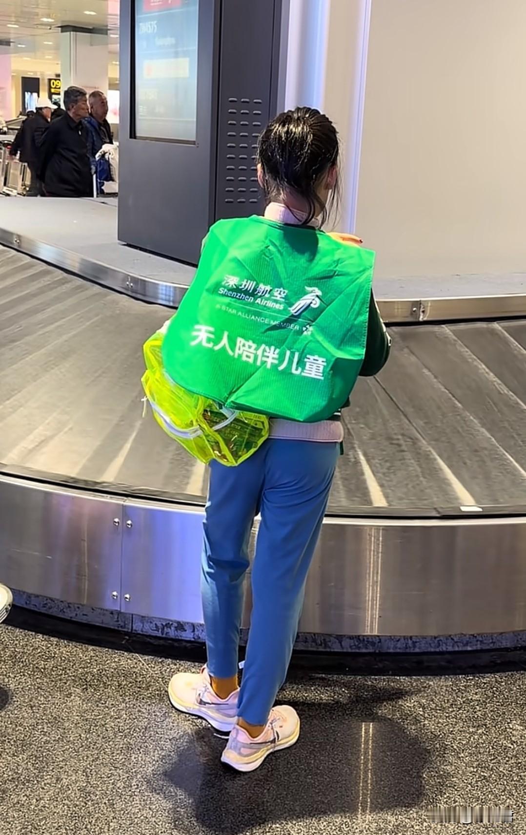 当你觉得飞机票贵时，不妨看看飞机所提供的服务。
个人觉得，目前尚未发现有哪类交通