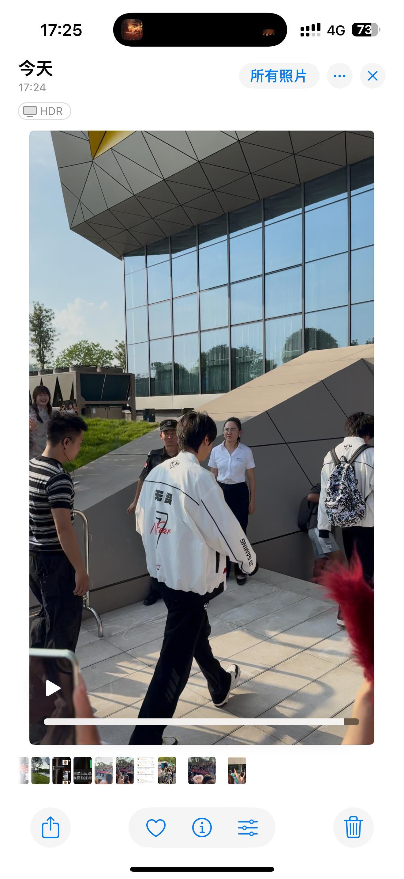 拼尽全力只拍到背影把我自己气笑了 