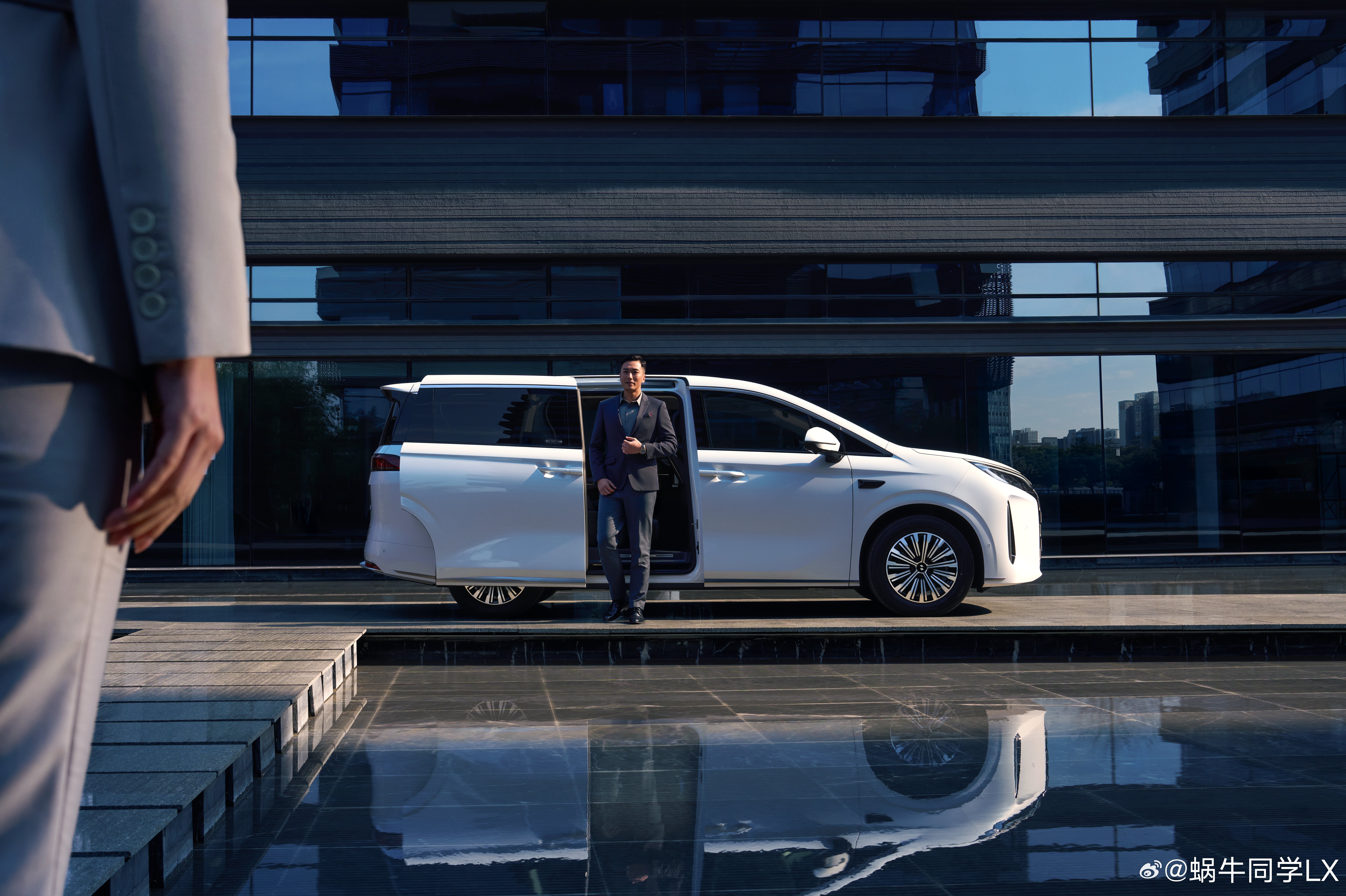谁说平价没有高端商务MPV？领汇全新旗舰领汇M9上市，18.88万起直接拉满顶配