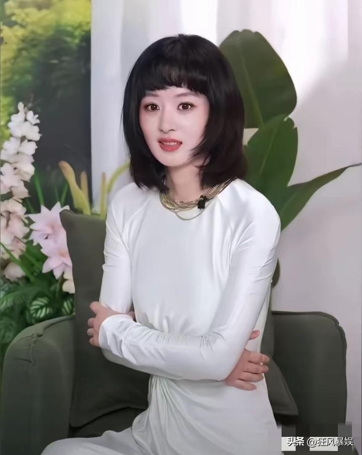 赵丽颖，太机智了！

近日，赵丽颖的一场普通品牌直播引起网友热议，令人没想到的是