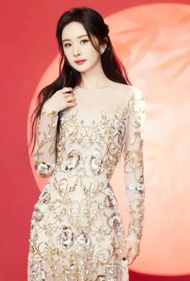 女神的礼服，美的让人窒息！