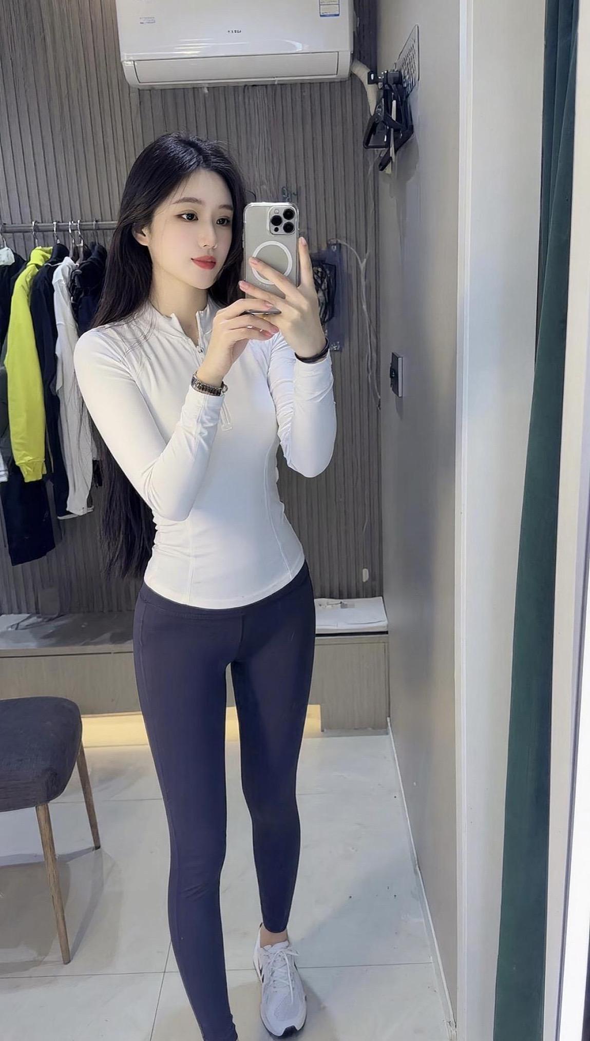 简约健身自拍 抖音ai创作