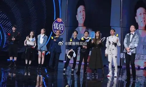 《我们的歌5》仅播出五期，杜德伟将补位录制，因为有人中途退出。庾澄庆退出录制的原