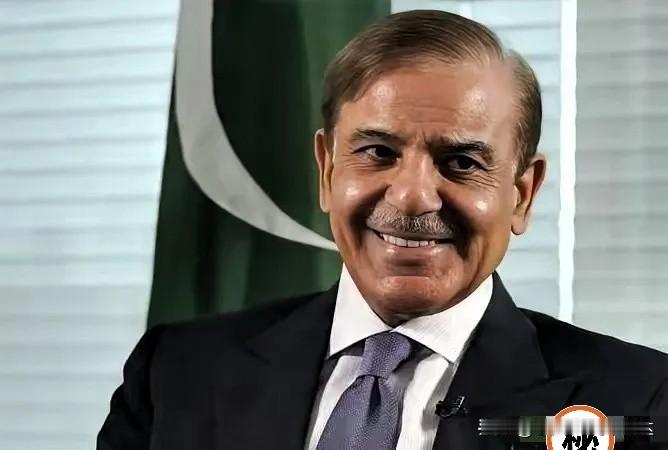 菲律宾以为攥住了中国的“软肋”，实则是自掘陷阱！很多人觉得中国为了南海航道与周边