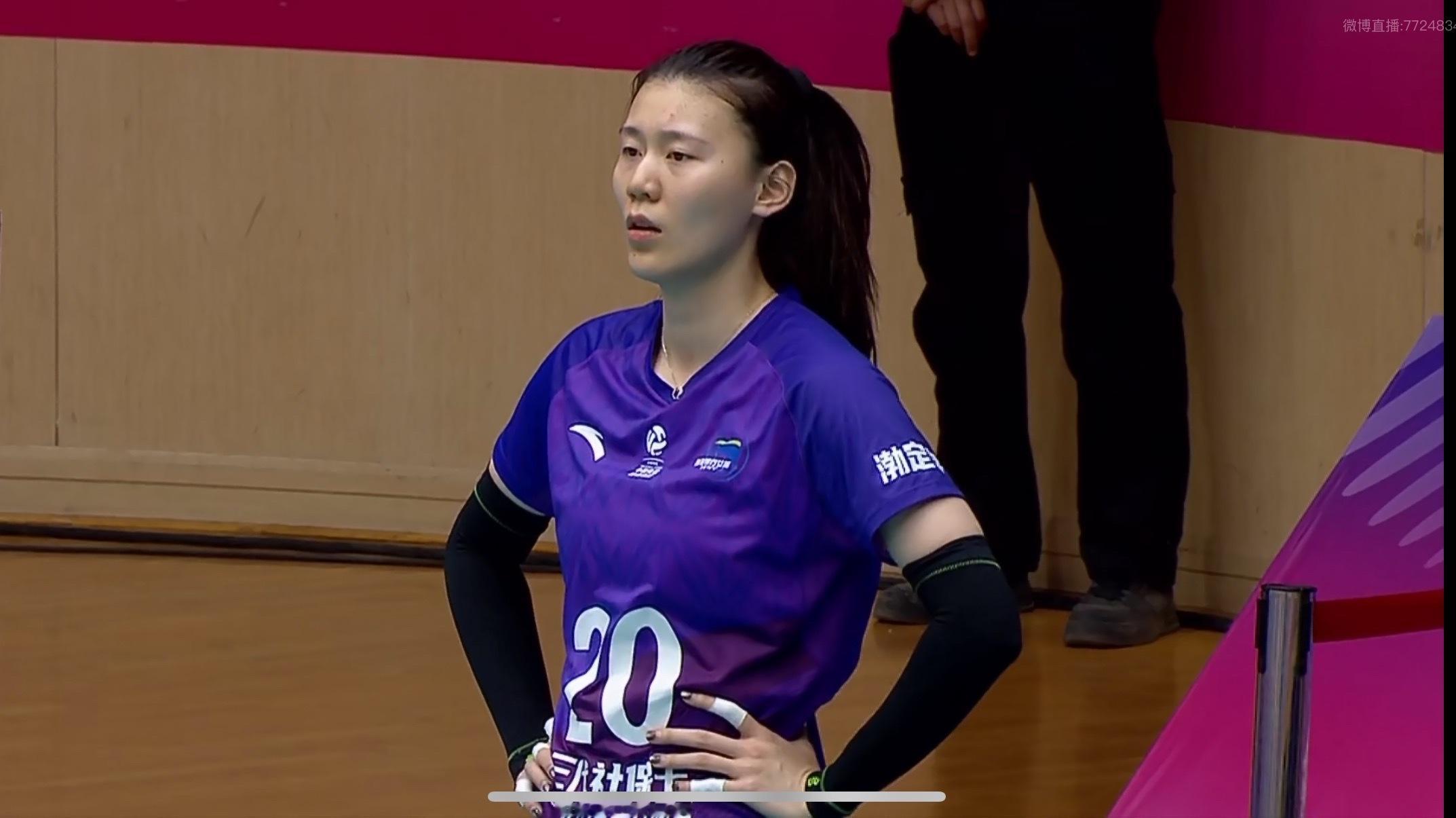 王艺竹强势回归狂砍25分（47扣21中4被拦，3拦1发，15个一传1失误，73%