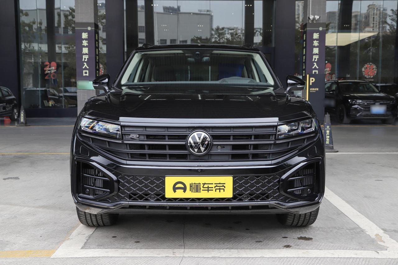 75.58 万途锐锐臻版 硬刚 X5 胜算几何
新款大众途锐 3.0TSI 锐臻