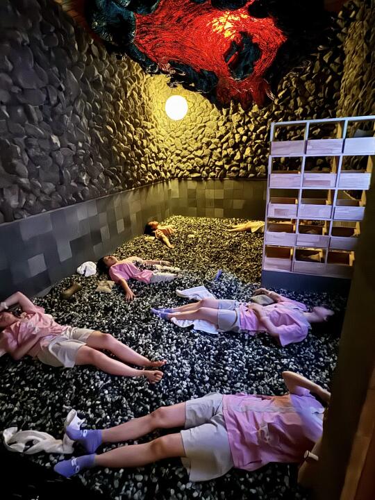 我怀疑香港人过关都来这里了。。。。
