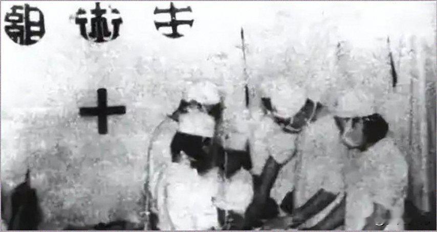 心寒！副官被女院长从死人堆救活，送行宴举枪相向，一句话让他当场崩溃痛哭
 
19