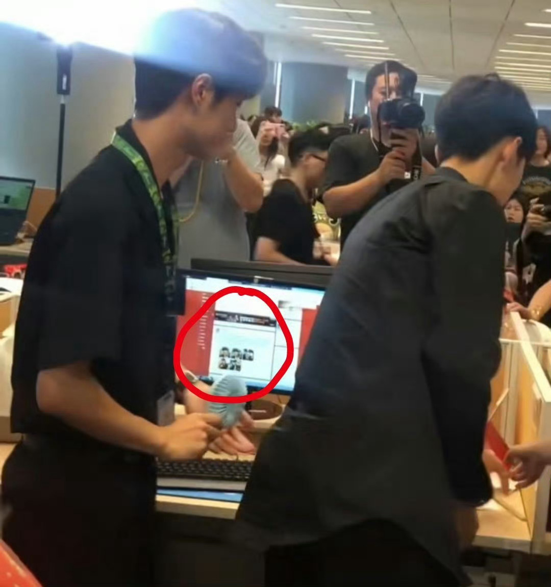 正主一起发的双人微博