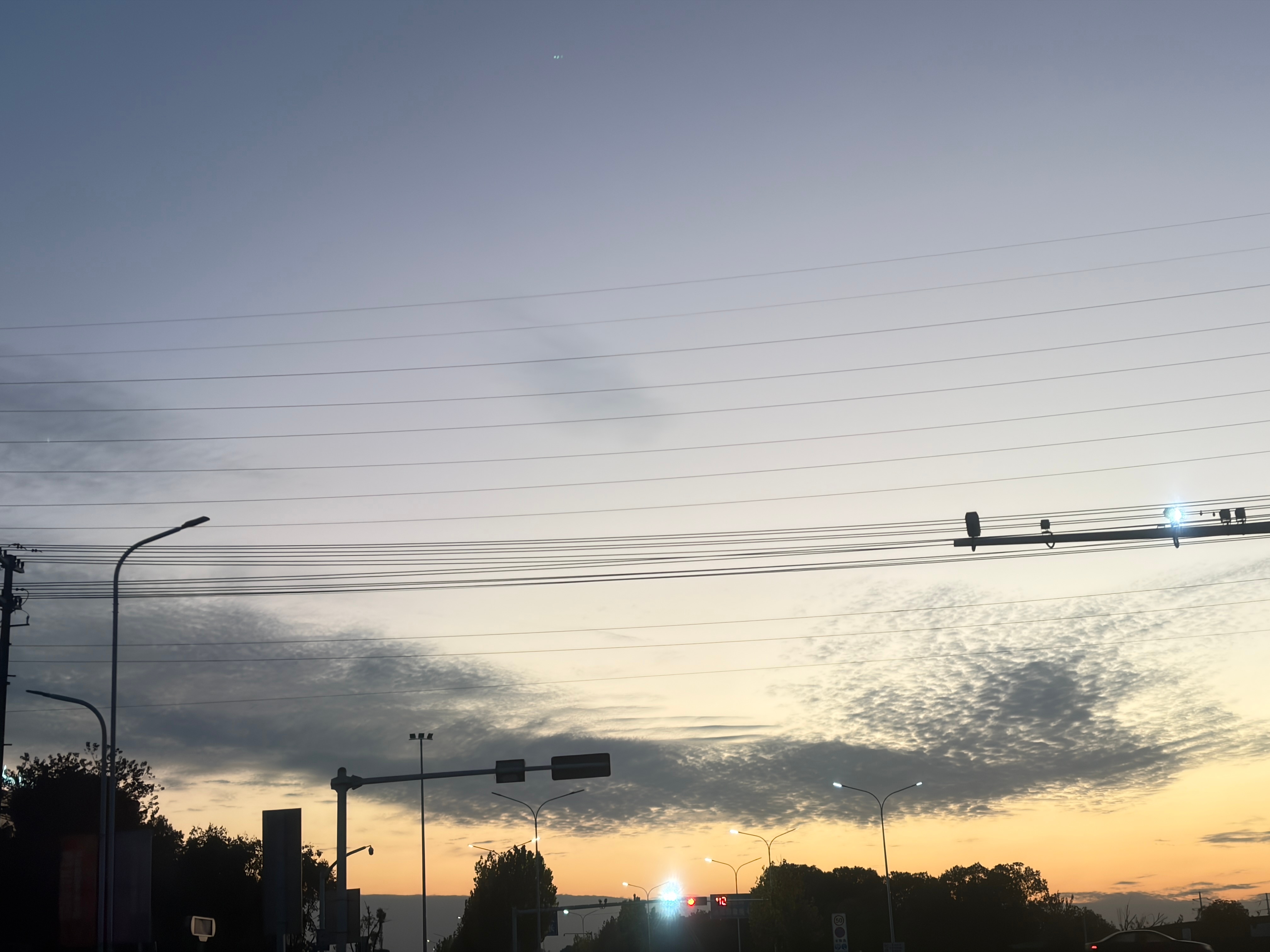 晚安人生关键处，往往只有几步。在该争取的时候选择退缩，可能会与改变命运的机会失之