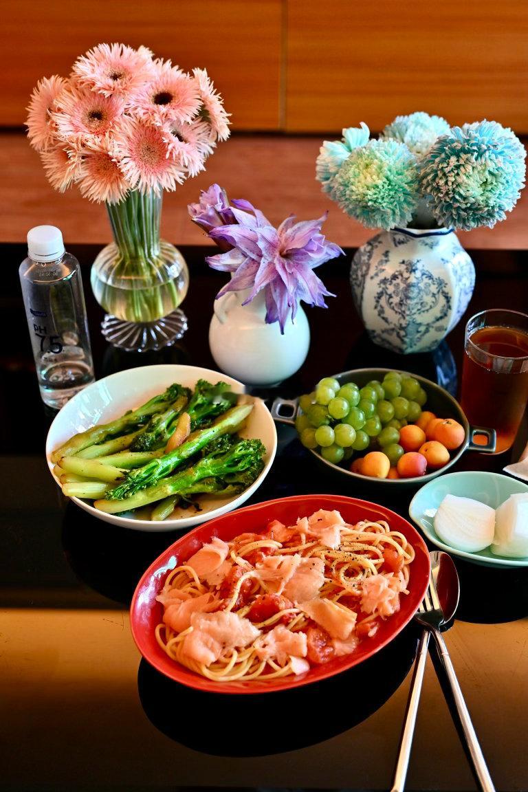 本周之最思茅甜笋炒宣威火腿 弥勒的水晶葡萄🍇 在云南吃不完的天然蔬果和晴空万里