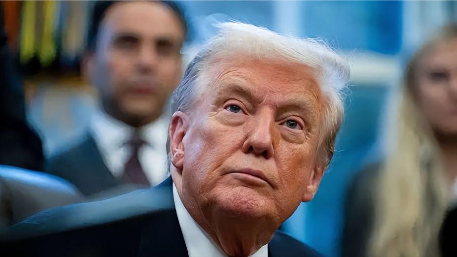 台湾的天终于塌了

当地时间11月13日，根据美媒透露，美国要求台湾投资3500