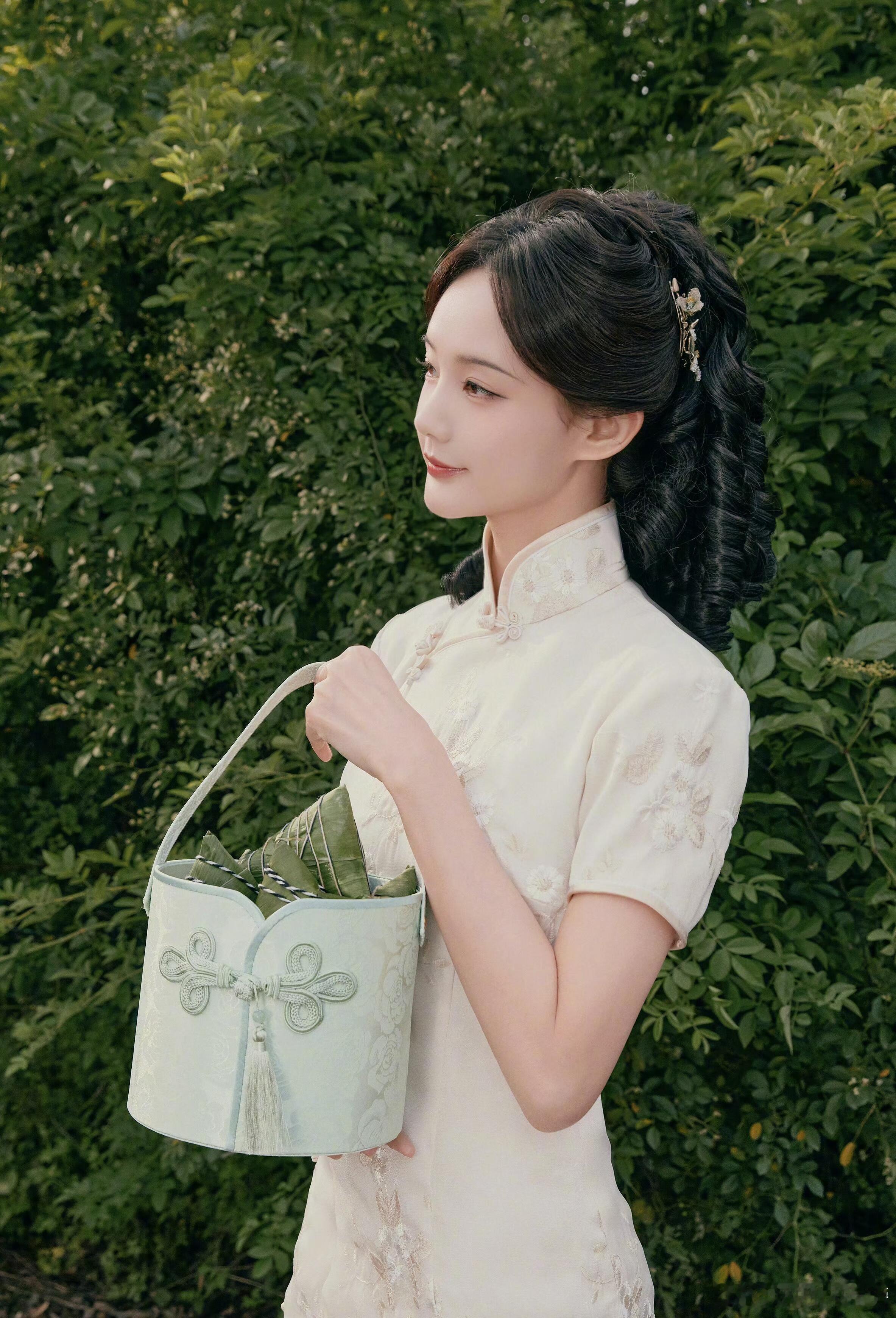 长风起编剧说李一桐演的纯恶女长风起 以前总看李一桐演温婉角色，这次直接变身全剧第