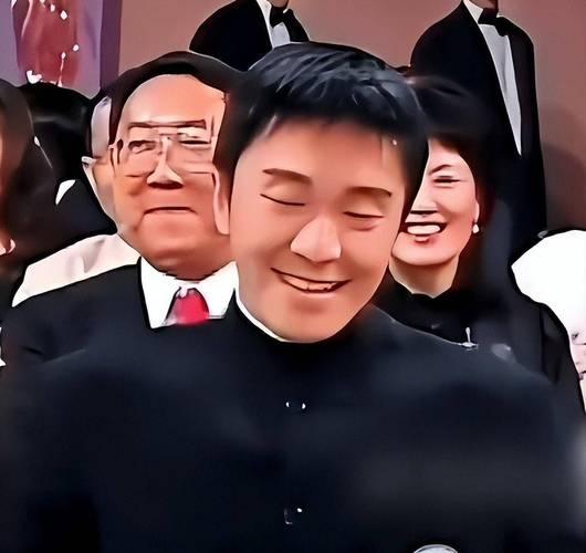 杀青8年换了两个男主，《美人鱼2》还在难产，星爷被两个主角坑惨了。
 
周星驰新