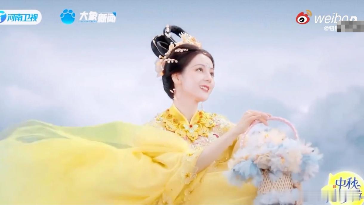 神仙节目今年收官 谁被迪丽热巴的灵动造型戳中！河南卫视《天女散花》把敦煌飞天神韵