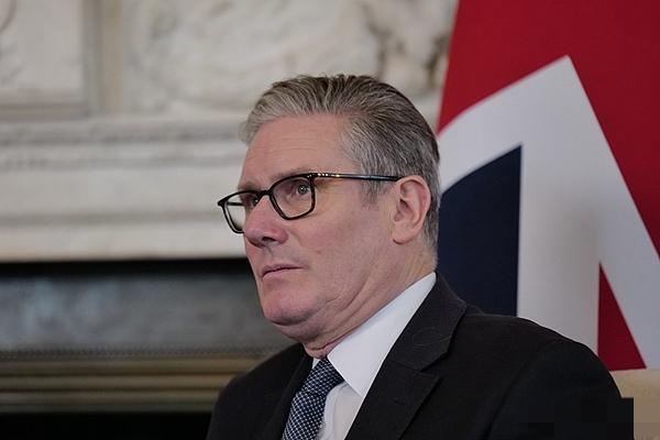 美英再掀风波！英国首相、防长谴责，要求特朗普道歉！

在瑞士达沃斯，特朗普接受采