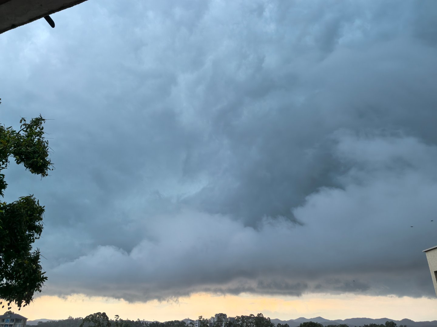 "末日来临"⛈️ 