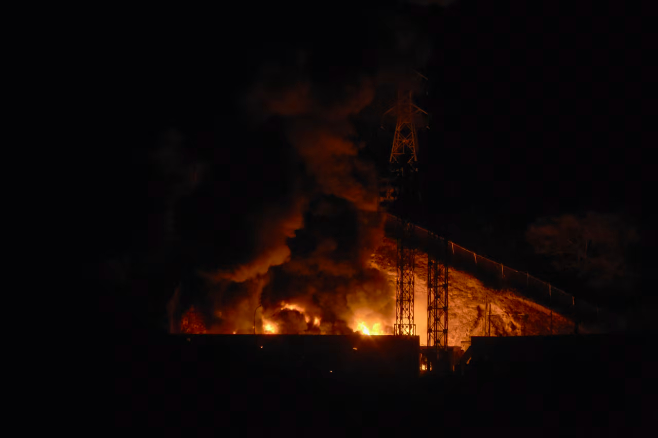 委美冲突 据美国总统唐纳德·特朗普称,他实时观看了马杜罗的被捕过程,“就像一部电