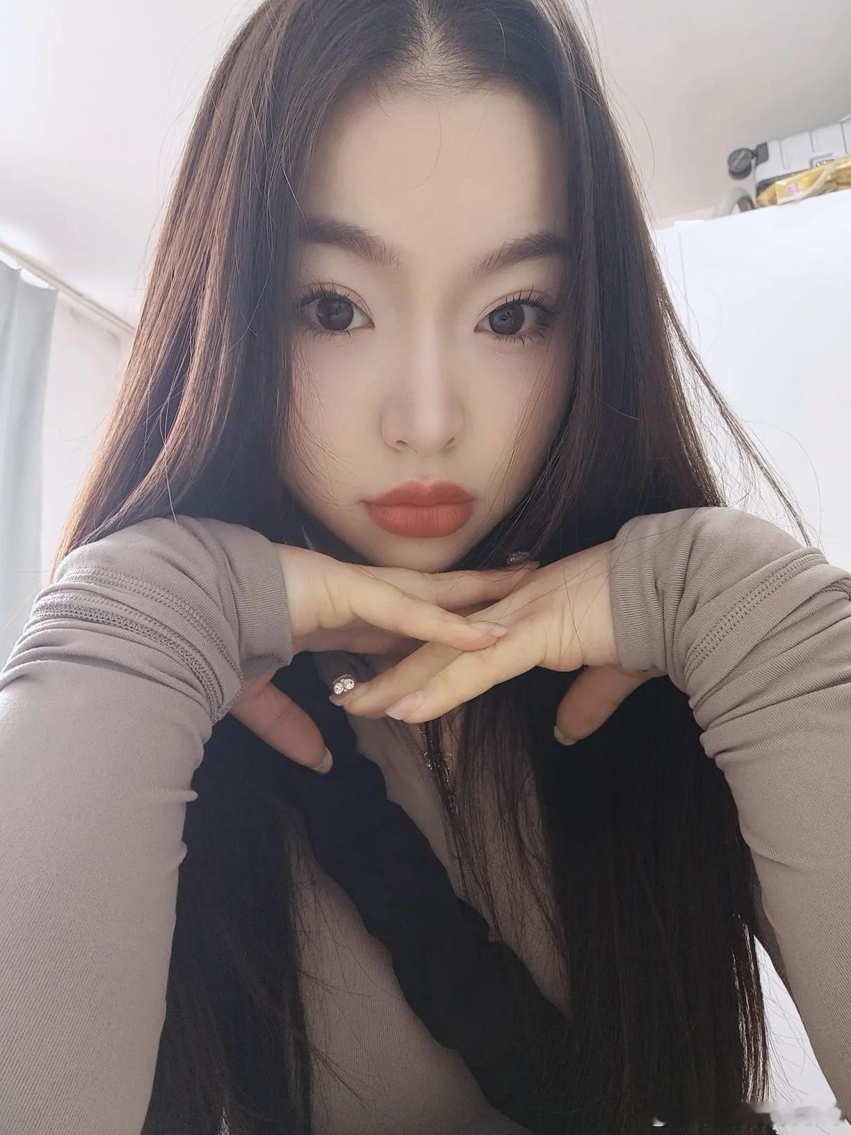 美女热门美女 脸大有福还有爱 